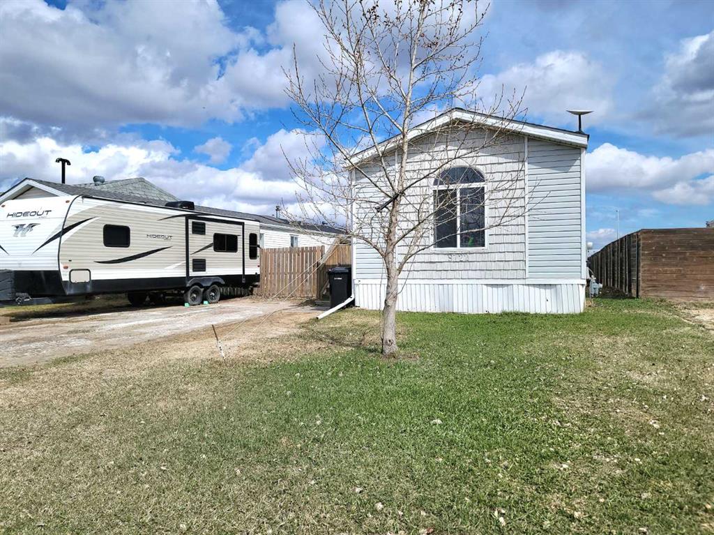 Picture of 9722, 108 Avenue Avenue , Clairmont Real Estate Listing