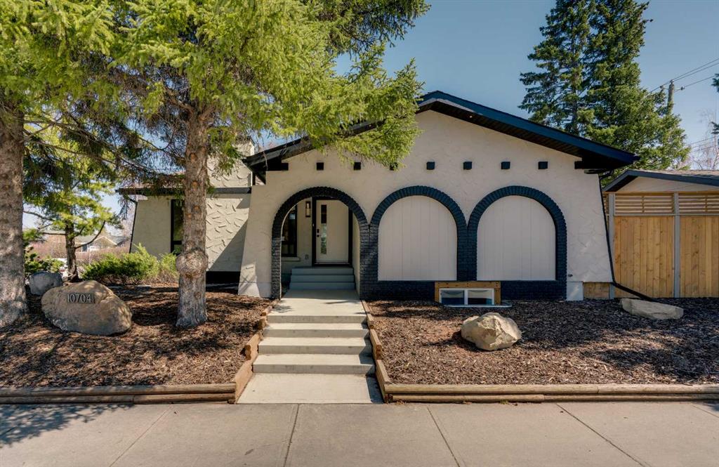Picture of 10704 Oakfield Drive SW, Calgary Real Estate Listing