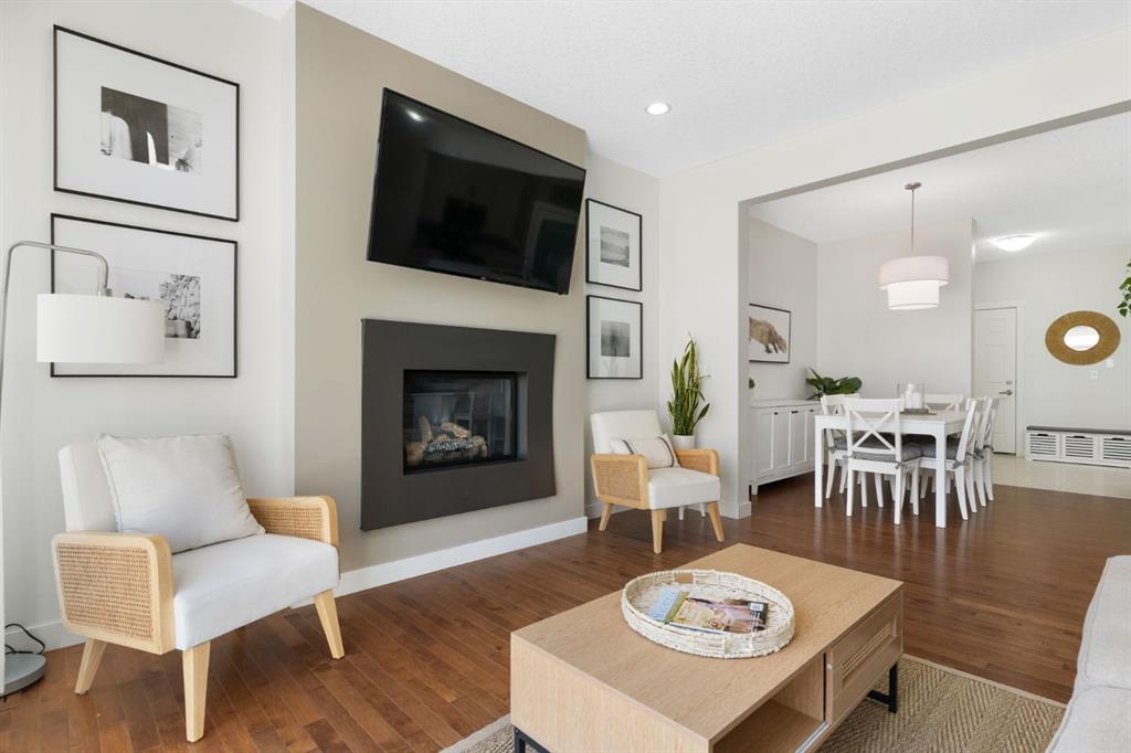 Picture of 578 River Heights Crescent , Cochrane Real Estate Listing