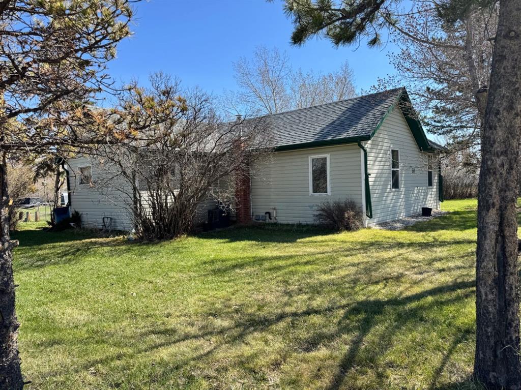 Picture of 38 Hunter Drive , Drumheller Real Estate Listing