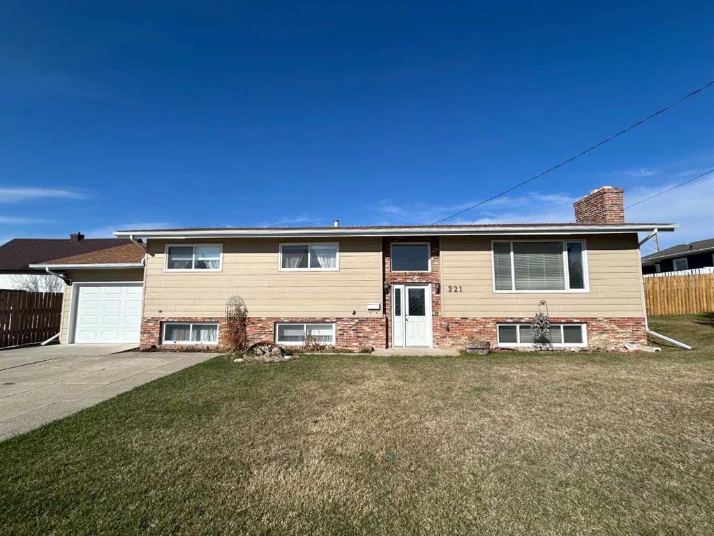 Picture of 221 7 Street W, Cardston Real Estate Listing