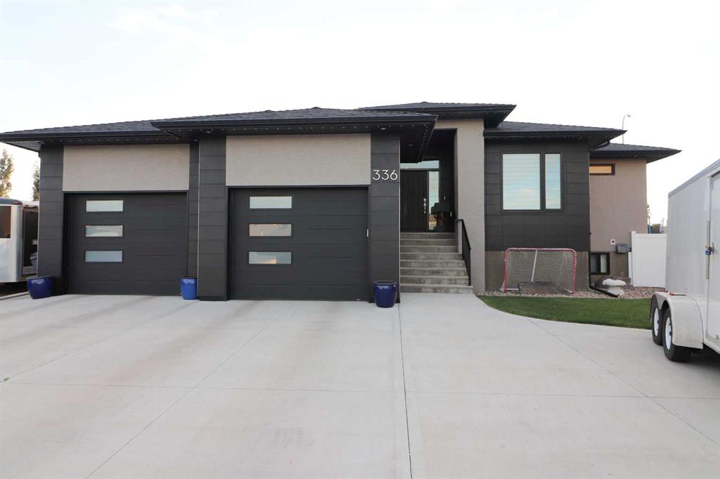 Picture of 336 Somerside Crescent SE, Medicine Hat Real Estate Listing