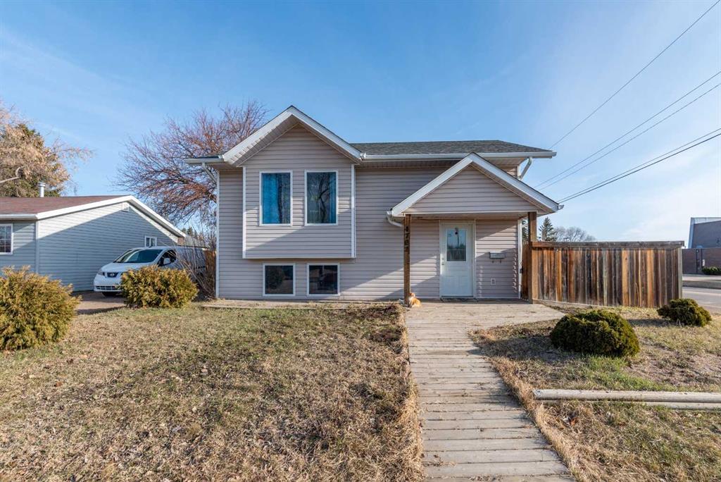 Picture of 4702 39 Street , Lloydminster Real Estate Listing