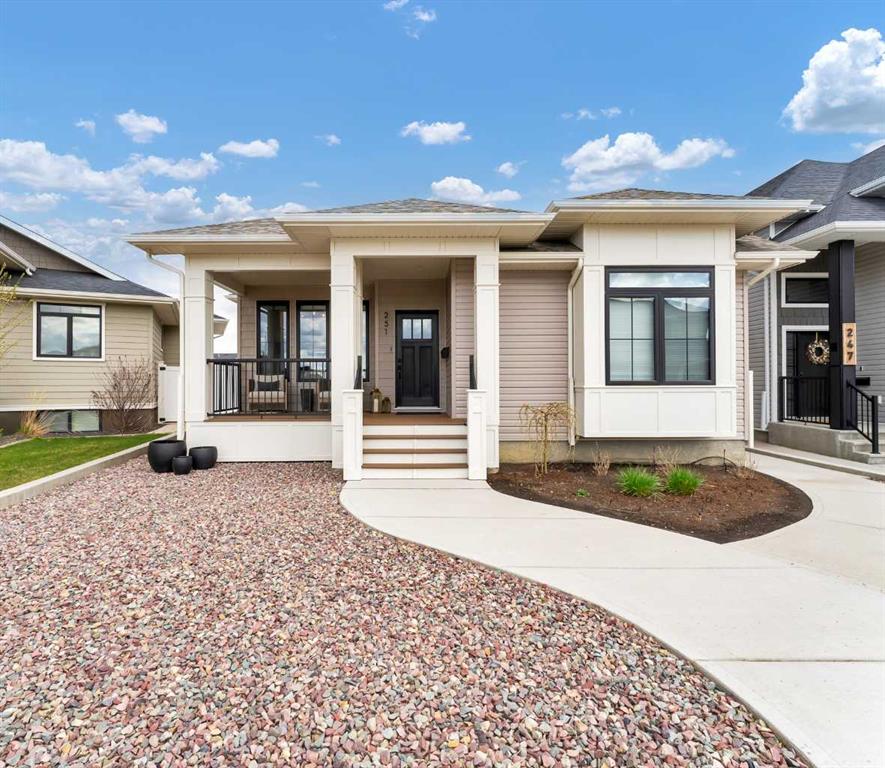 Picture of 251 Sterling Crescent SE, Medicine Hat Real Estate Listing