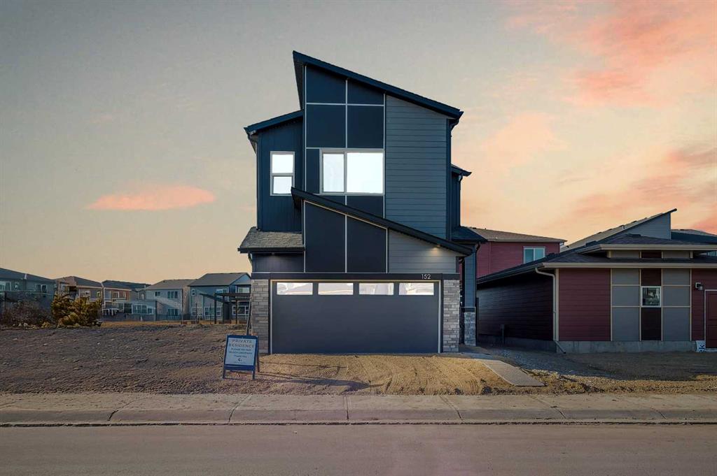 Picture of 152 Wof Hollow Manor SE, Calgary Real Estate Listing