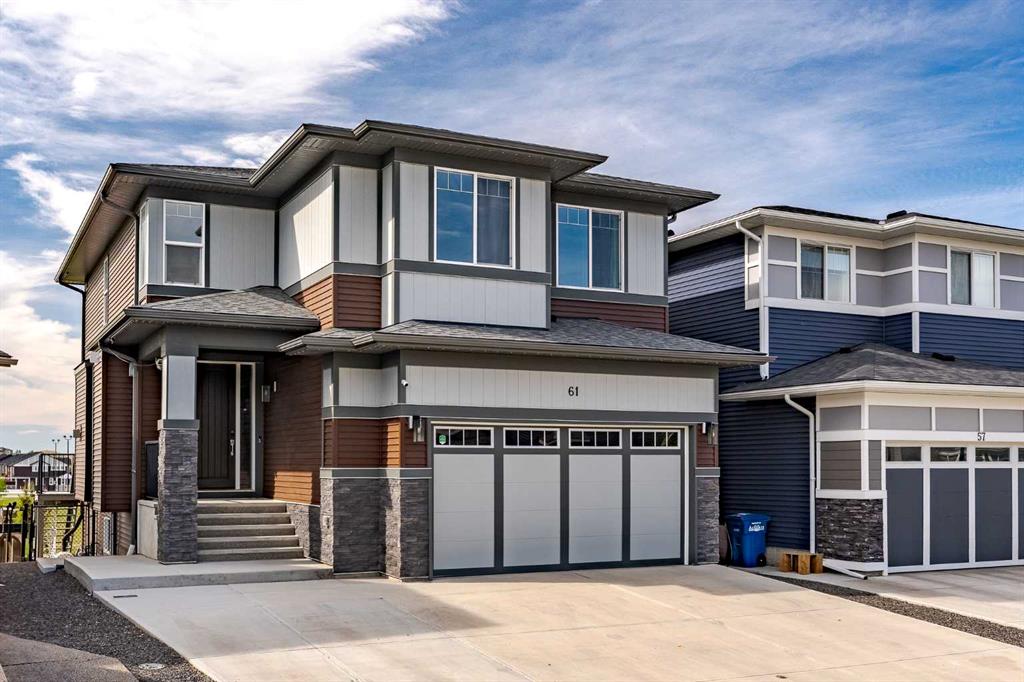 Picture of 61 Kingsbury Close SE, Airdrie Real Estate Listing