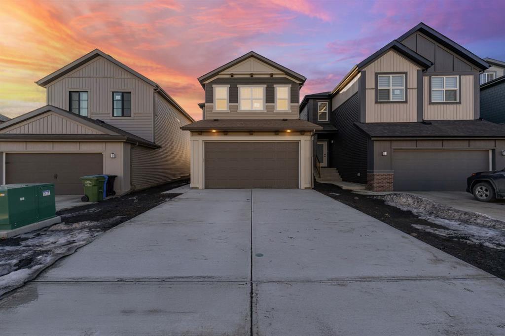 Picture of 39 Heirloom Drive SE, Calgary Real Estate Listing