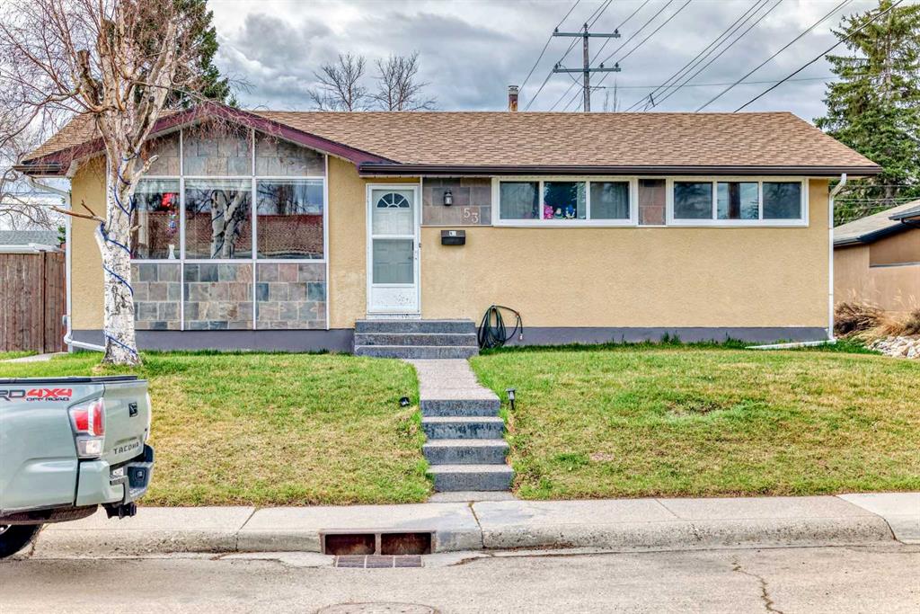 Picture of 53 Wakefield Drive SW, Calgary Real Estate Listing