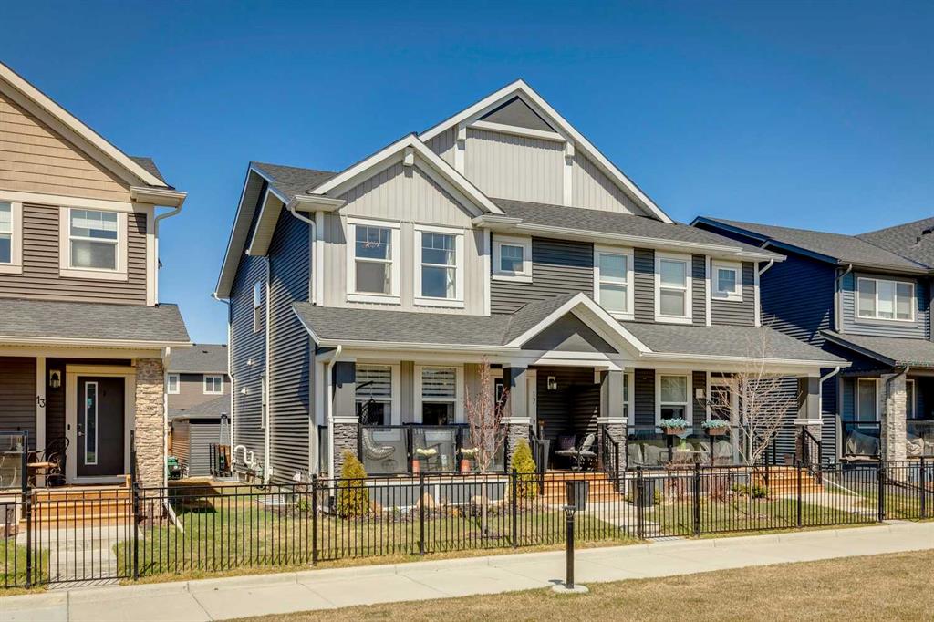 Picture of 17 Midgrove Lane SW, Airdrie Real Estate Listing