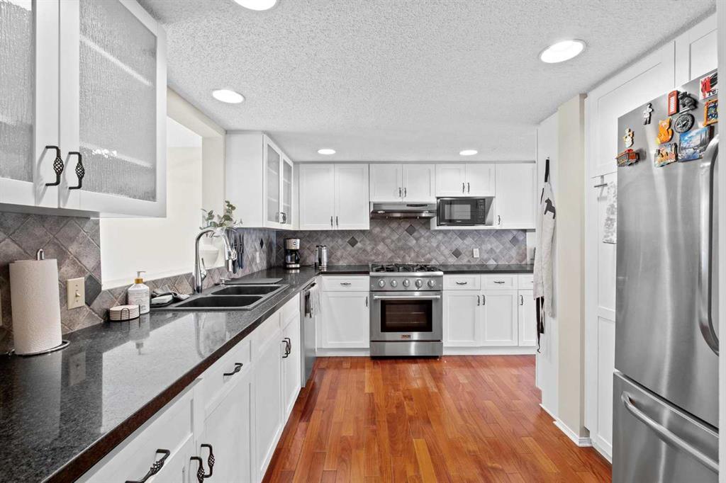 Picture of 22, 5810 Patina Drive SE, Calgary Real Estate Listing