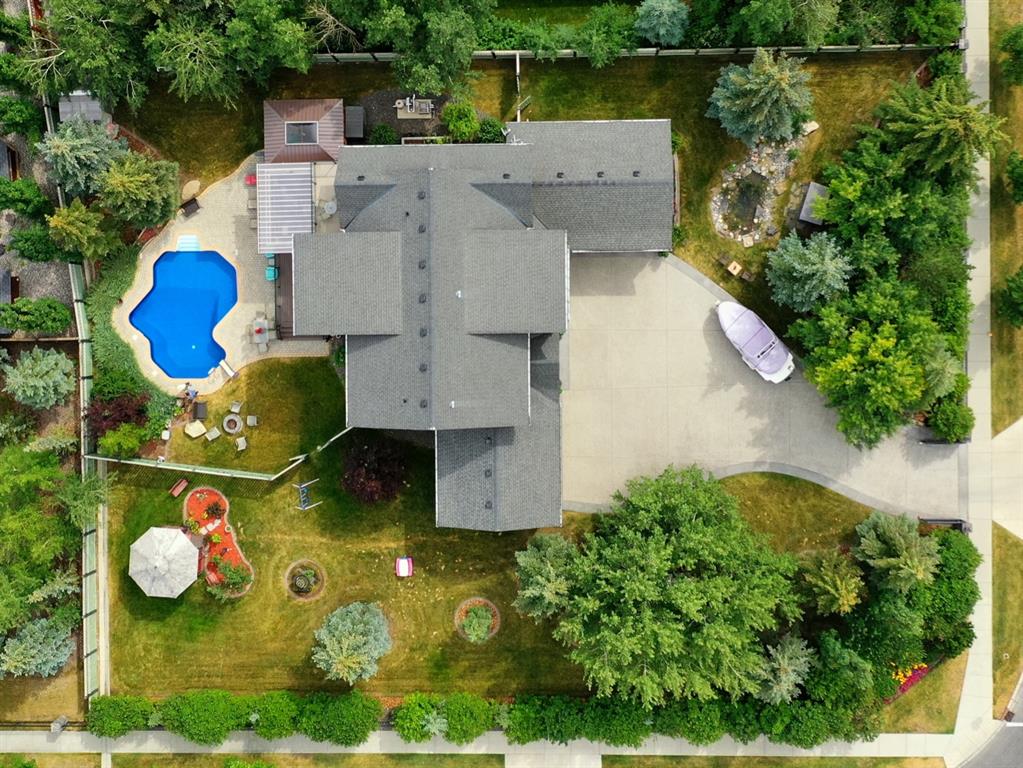 Picture of 8990 9 Avenue SW, Calgary Real Estate Listing