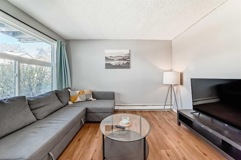 Picture of 1, 3820 Parkhill Place SW, Calgary Real Estate Listing