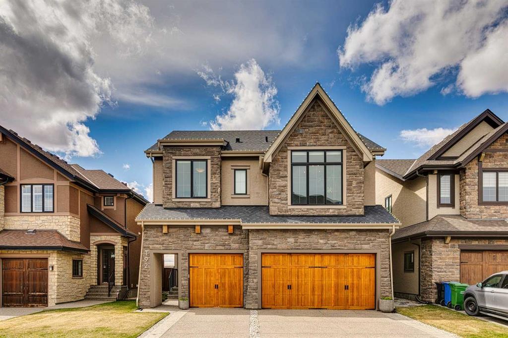 Picture of 192 Ascot Crescent SW, Calgary Real Estate Listing