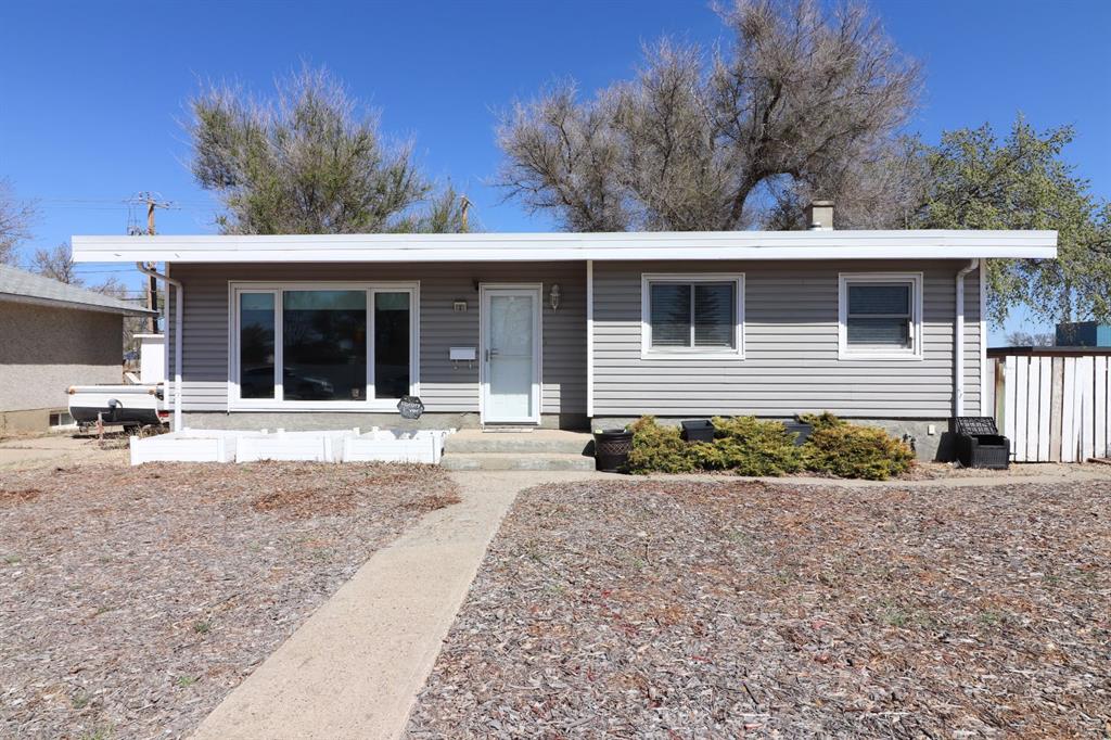 Picture of 2 14 Street NW, Medicine Hat Real Estate Listing