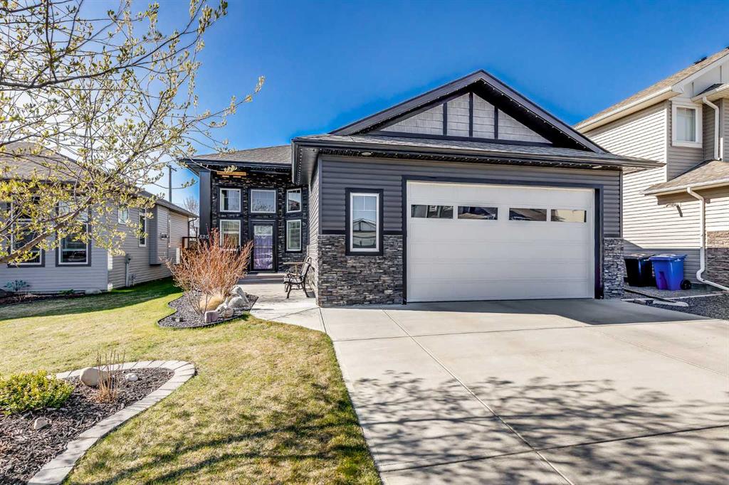 Picture of 520 Harrison Court , Crossfield Real Estate Listing