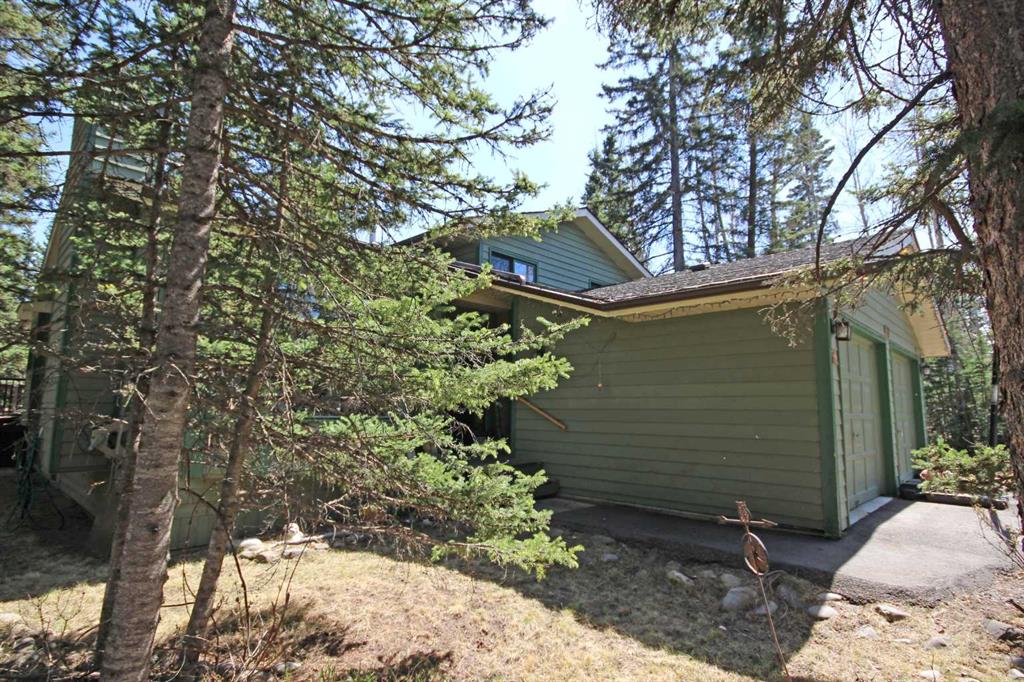 Picture of 67 Manyhorses Drive , Rural Rocky View County Real Estate Listing