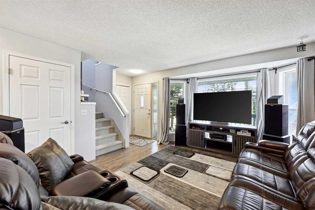 Picture of 27 Martin Crossing Close NE, Calgary Real Estate Listing
