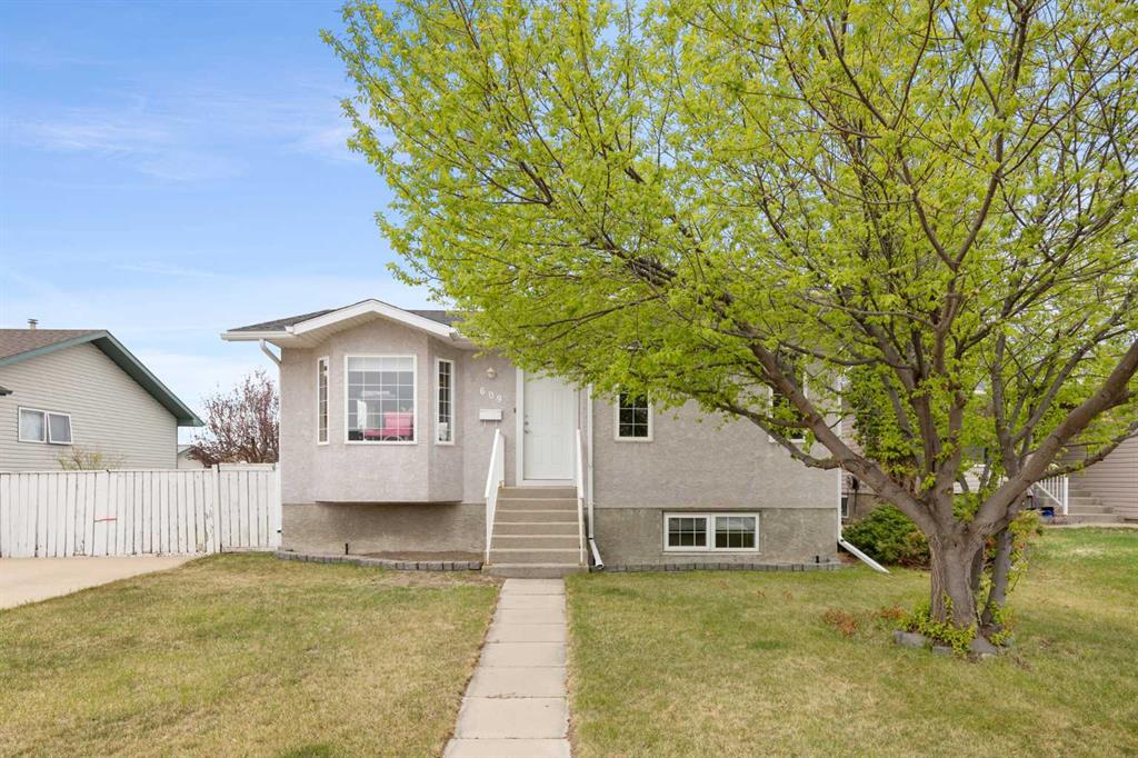 Picture of 609 Hemingway Crescent NE, Medicine Hat Real Estate Listing