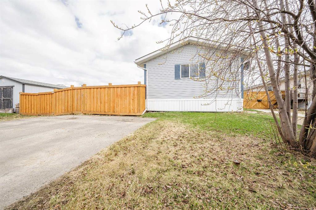 Picture of 10817 96 Street , Clairmont Real Estate Listing