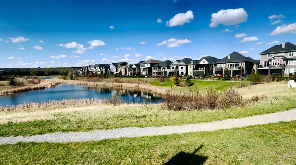 Picture of 109 Cranbrook Square SE, Calgary Real Estate Listing