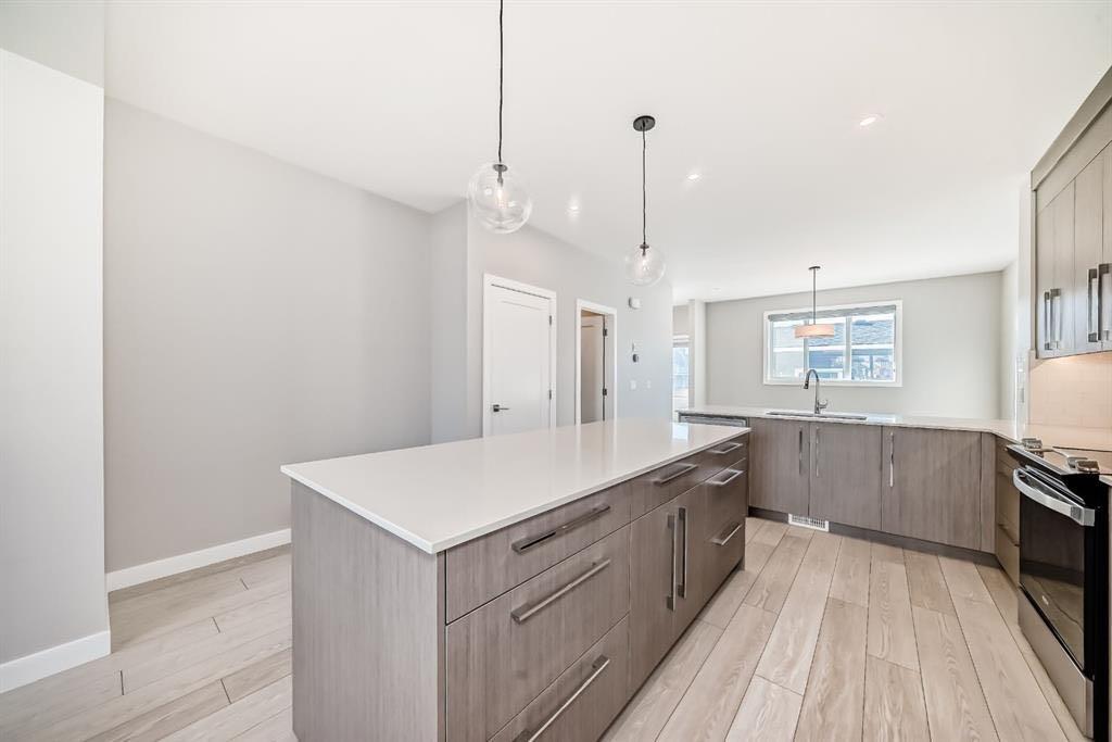 Picture of 1048 west lakeview Drive , Chestermere Real Estate Listing