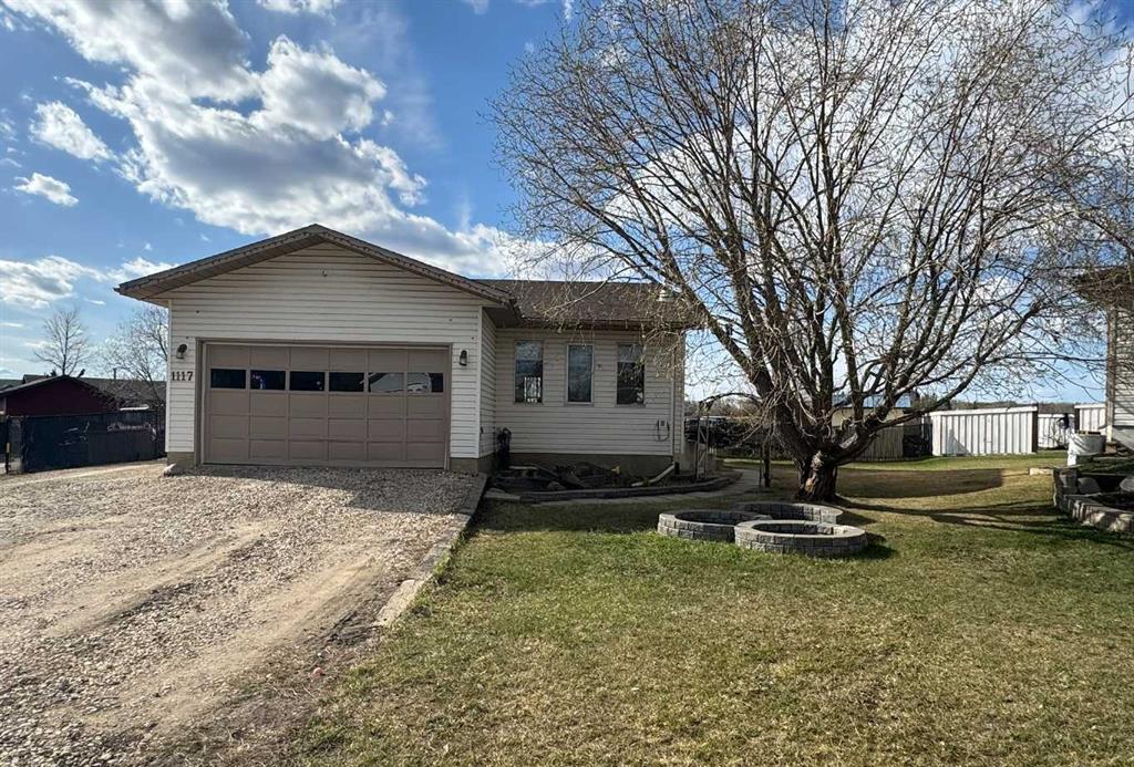 Picture of 1117 6 Avenue W, Beaverlodge Real Estate Listing