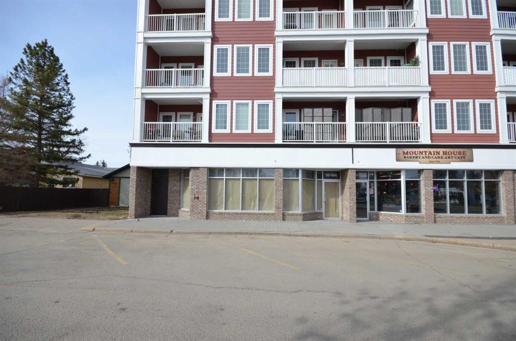 Picture of 102, 5034 46 Street , Sylvan Lake Real Estate Listing