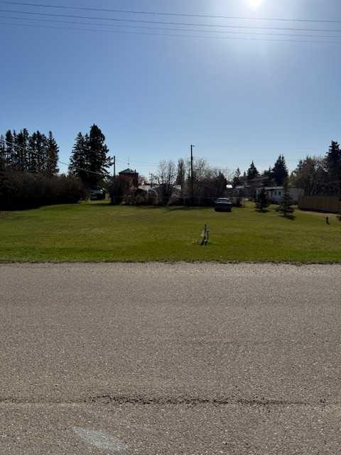 Picture of 1927 27th Ave  , Delburne Real Estate Listing