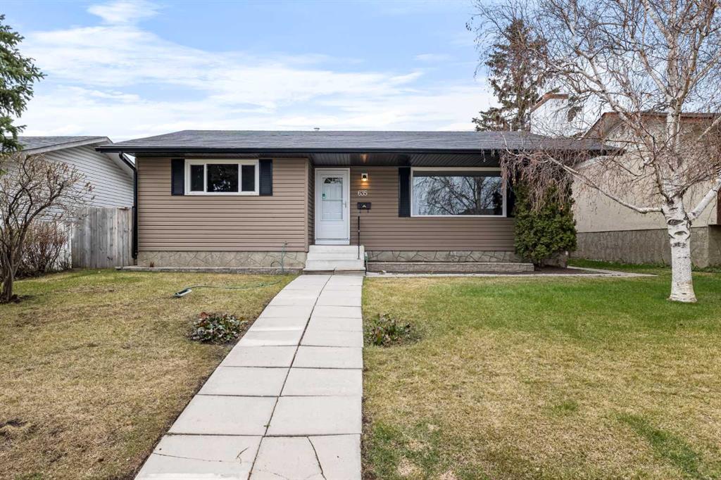 Picture of 635 Penbrooke Road SE, Calgary Real Estate Listing