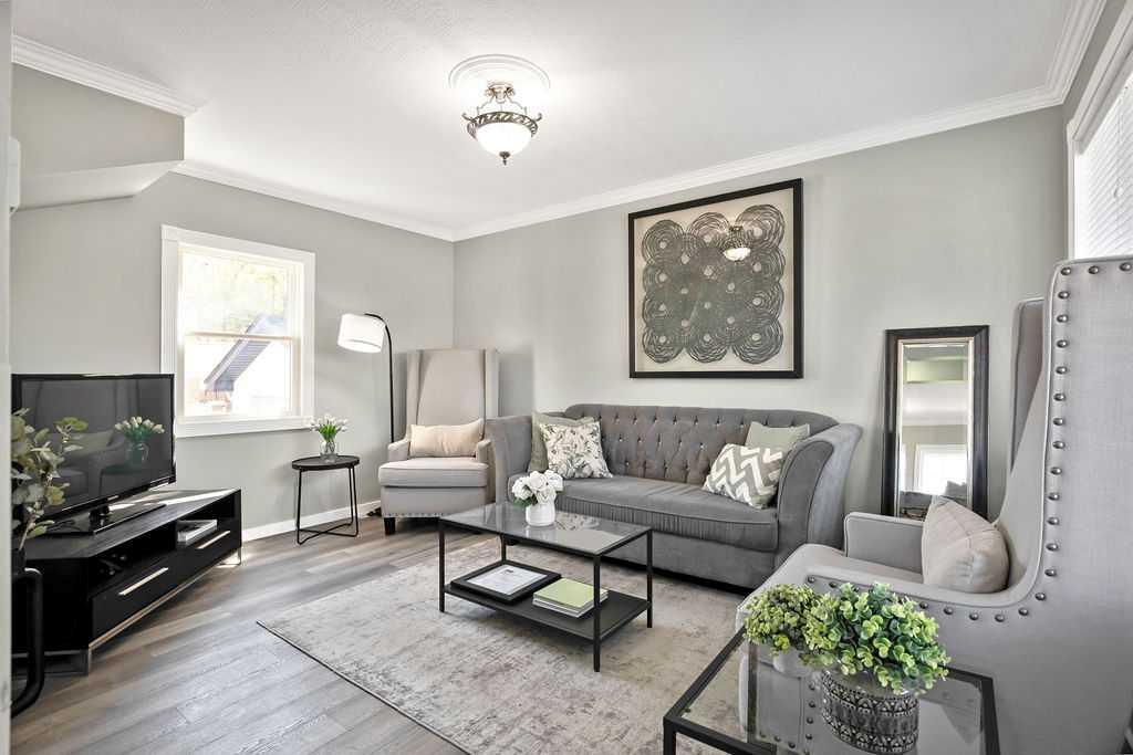 Picture of 2308 4 Street NW, Calgary Real Estate Listing