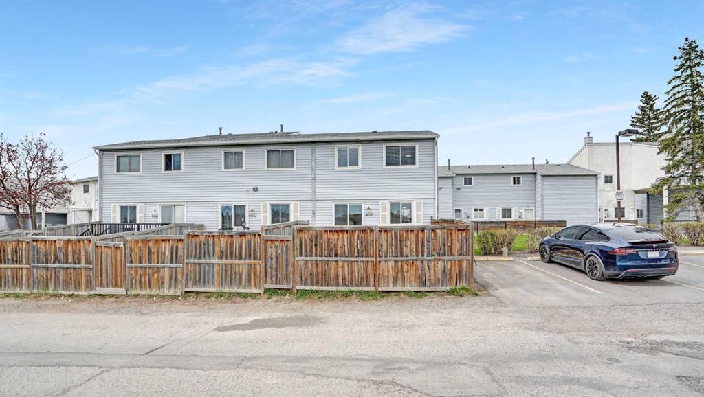 Picture of 905, 380 Falconridge Crescent NE, Calgary Real Estate Listing