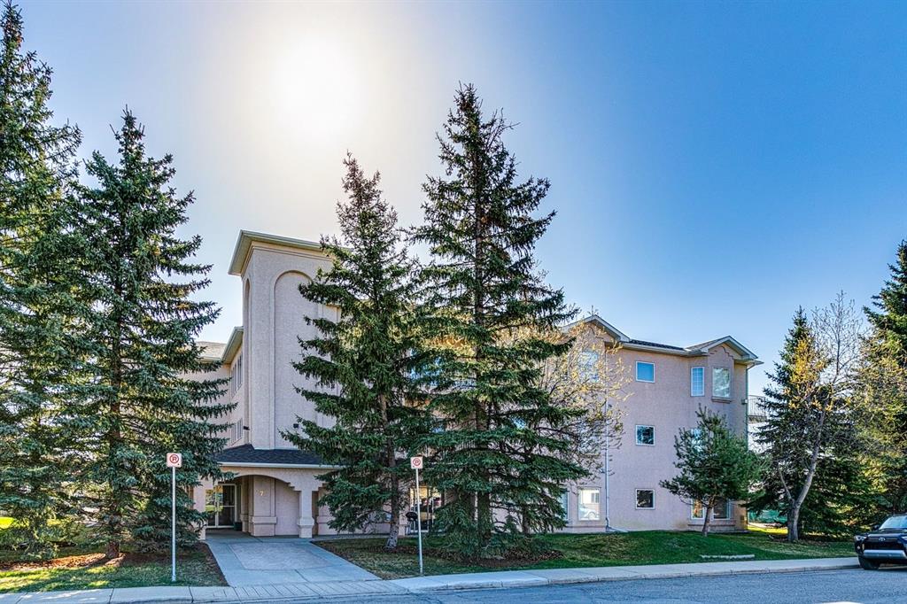 Picture of 204, 7 Lineham Avenue , Okotoks Real Estate Listing