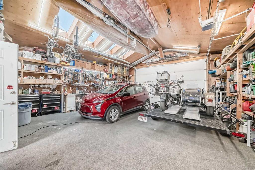Picture of 82 Citadel Vista Close NW, Calgary Real Estate Listing