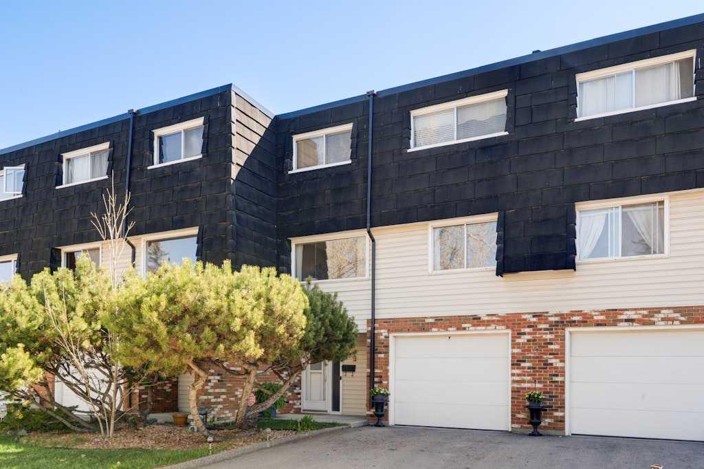 Picture of 10714 Braeside Drive SW, Calgary Real Estate Listing