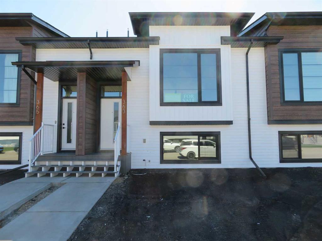 Picture of 363 Spruce Drive  , Springbrook Real Estate Listing