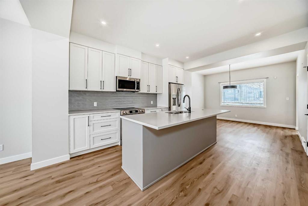 Picture of 41 River Heights Drive , Cochrane Real Estate Listing
