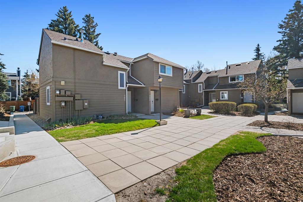 Picture of 701, 829 Coach Bluff Crescent SW, Calgary Real Estate Listing