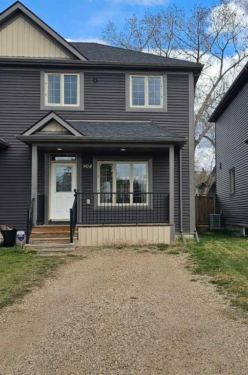 Picture of 904 8 Avenue , Wainwright Real Estate Listing