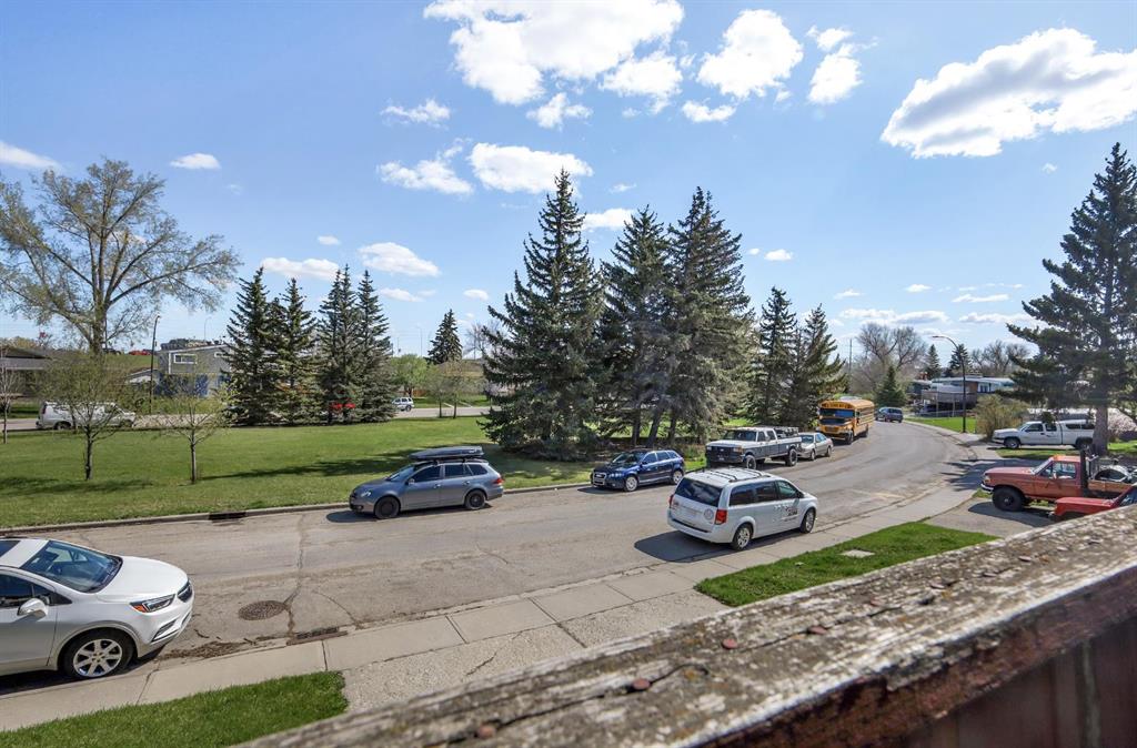 Picture of 11741 Canfield Road SW, Calgary Real Estate Listing