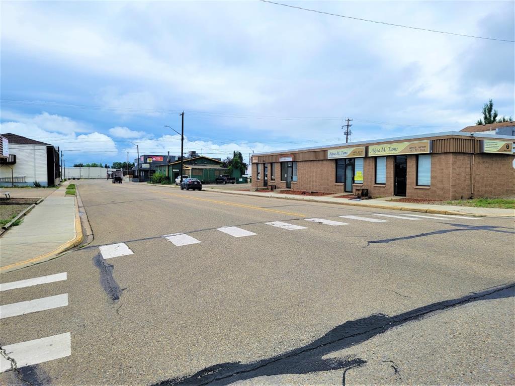 Picture of 4804 51 Avenue W, Innisfail Real Estate Listing