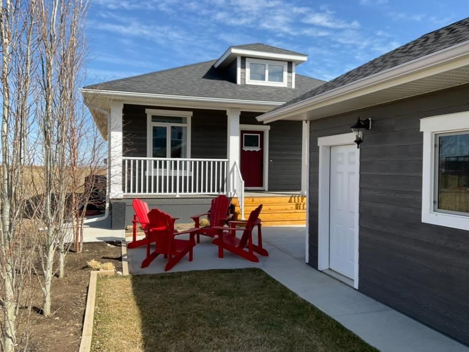 Picture of 54 White Pelican Way , Rural Vulcan County Real Estate Listing