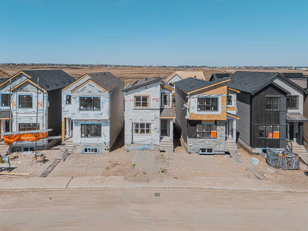 Picture of 52 Heartwood Lane SE, Calgary Real Estate Listing