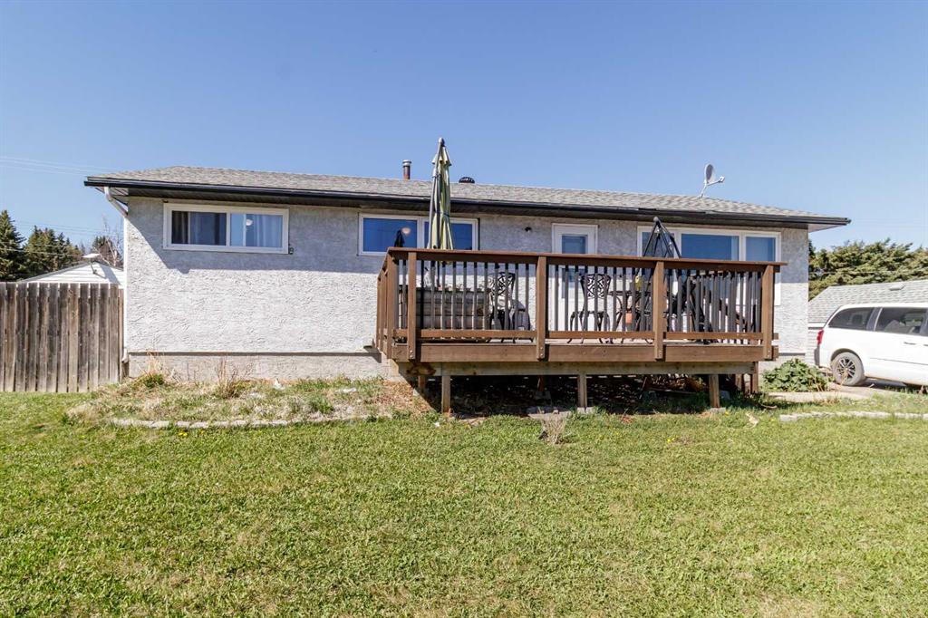 Picture of 4852 51 Avenue , Eckville Real Estate Listing