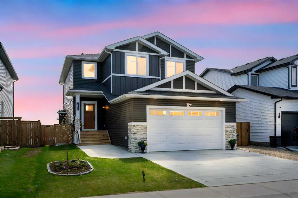 Picture of 835 Lakewood Circle , Strathmore Real Estate Listing