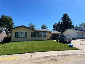 Picture of 805 8 Street , Fox Creek Real Estate Listing