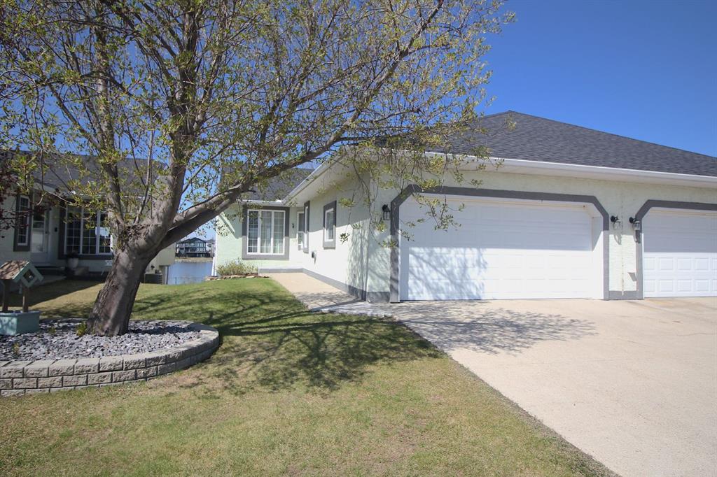 Picture of 14 Strathmore Lakes Bay , Strathmore Real Estate Listing
