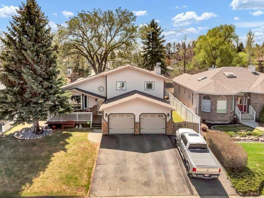 Picture of 79 Fairview Way E, Brooks Real Estate Listing