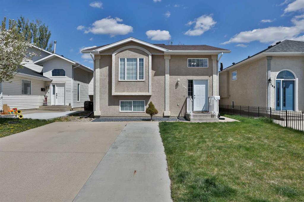 Picture of 764 Red crow Boulevard W, Lethbridge Real Estate Listing
