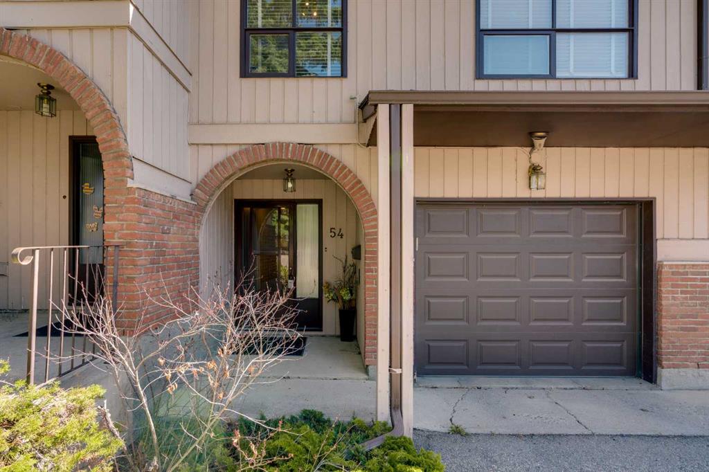 Picture of 54 Canterbury Gardens SW, Calgary Real Estate Listing