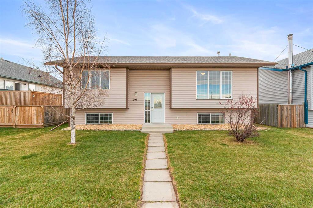 Picture of 209 6 Street SW, Sundre Real Estate Listing